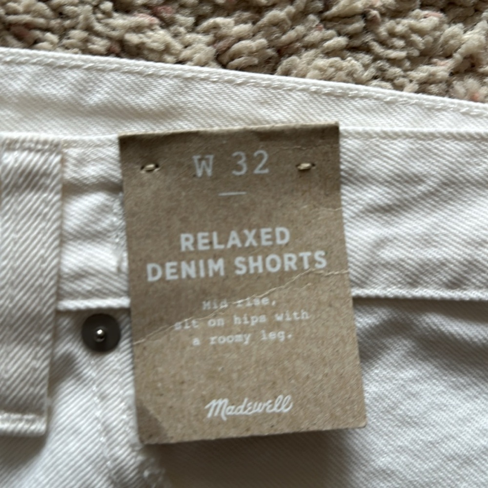 Madewell Relaxed Fit Mid-Rise Raw Edge Shorts Sz 32 NWT - Picture 4 of 5